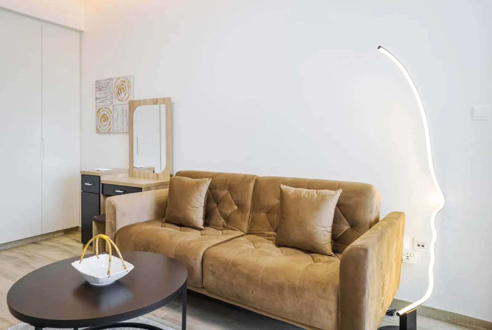 Ahad Residents - Cozy Studio Near Downtown Dubai 0*,